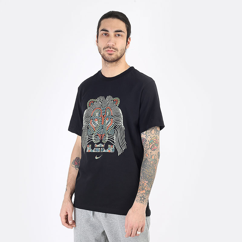 мужская черная футболка Nike LeBron Strive For Greatness T-Shirt DM2467-010 - цена, описание, фото 1